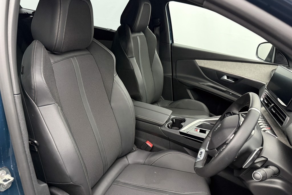 Peugeot 5008 GT Automatic Diesel SUV - Stock Number (1539537) - 17th supplementary image