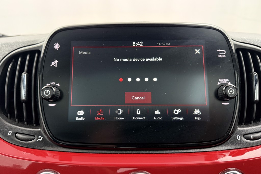 Fiat 500 RED Manual Petrol-Electric Hybrid Hatchback - Stock Number (1541099) - 9th supplementary image