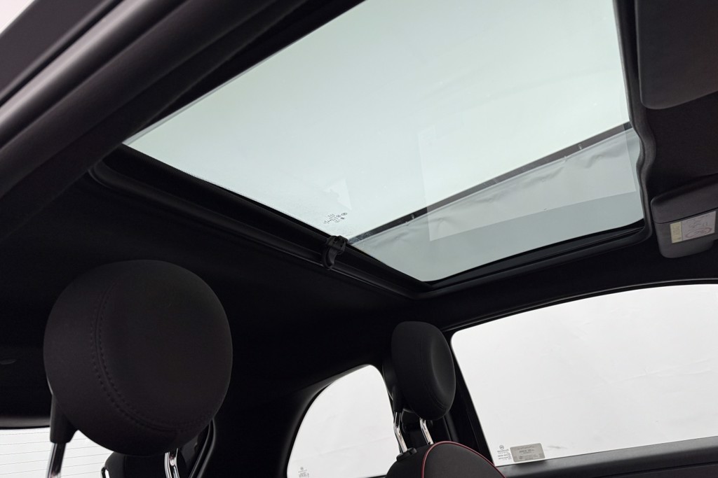 Fiat 500 RED Manual Petrol-Electric Hybrid Hatchback - Stock Number (1541099) - 18th supplementary image