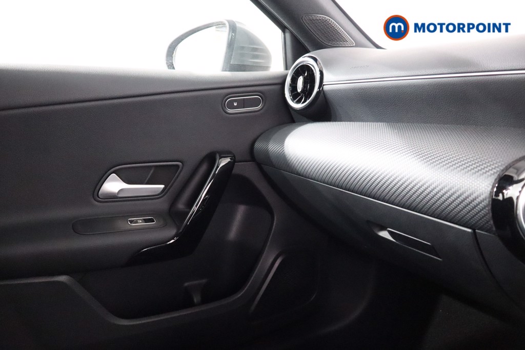 Mercedes-Benz A Class SE Manual Petrol Hatchback - Stock Number (1541507) - 19th supplementary image