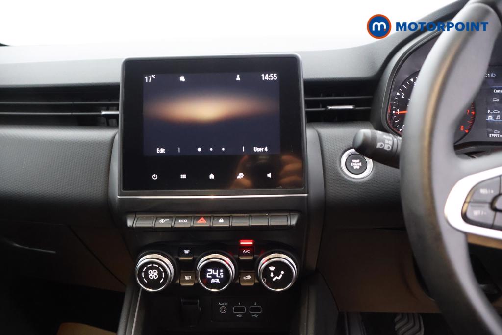 Renault Clio Iconic Edition Manual Petrol Hatchback - Stock Number (1541869) - 5th supplementary image