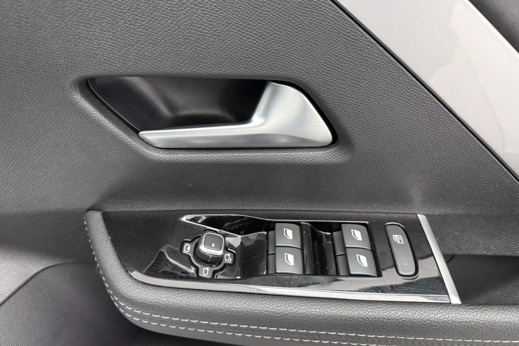 Vauxhall Astra GSE Automatic Petrol Plug-In Hybrid Hatchback - Stock Number (1543498) - 10th supplementary image