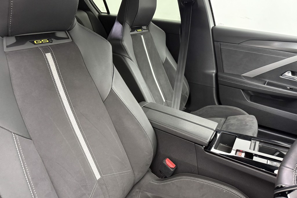 Vauxhall Astra GSE Automatic Petrol Plug-In Hybrid Hatchback - Stock Number (1543498) - 11th supplementary image