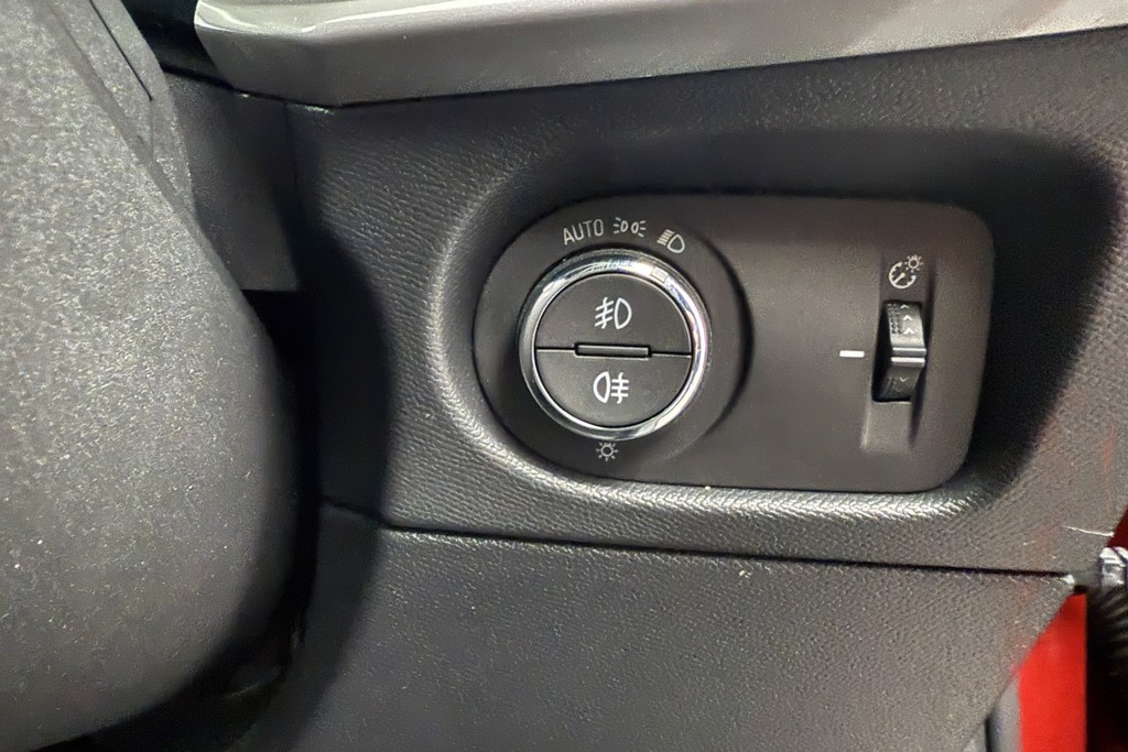 Vauxhall Mokka Ultimate Manual Petrol SUV - Stock Number (1543547) - 9th supplementary image