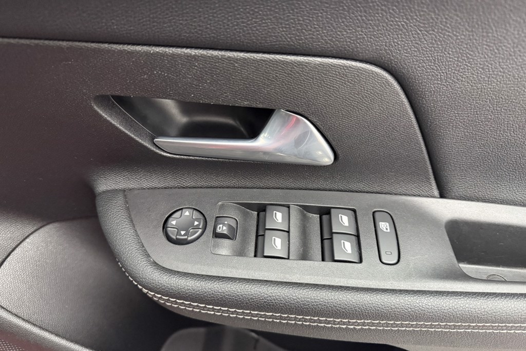 Vauxhall Mokka Ultimate Manual Petrol SUV - Stock Number (1543547) - 13th supplementary image