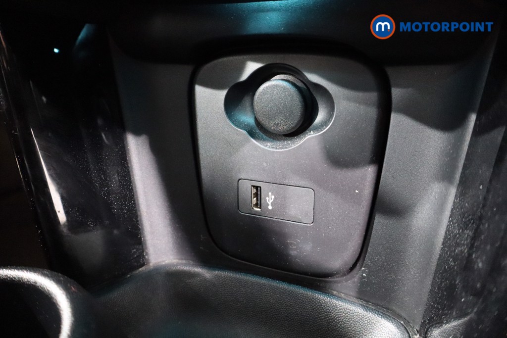 Mini Hatchback Cooper Classic Manual Petrol Hatchback - Stock Number (1544693) - 17th supplementary image