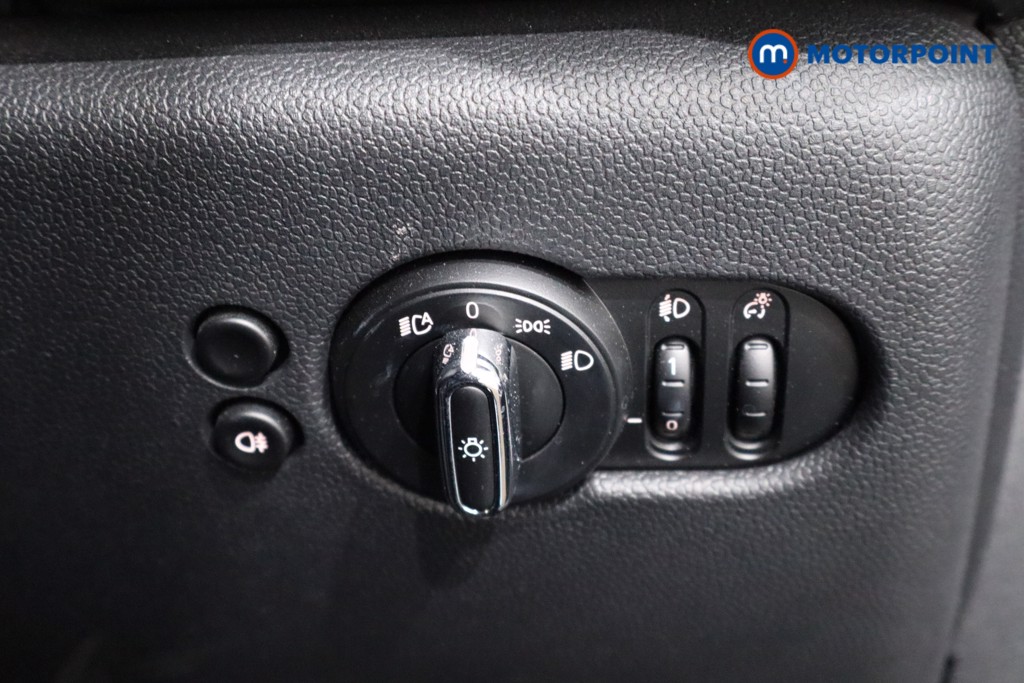 Mini Hatchback Cooper Classic Manual Petrol Hatchback - Stock Number (1544693) - 21st supplementary image