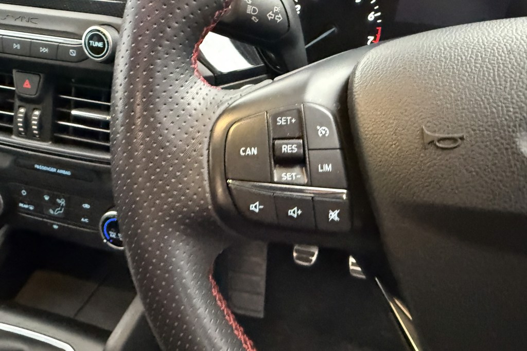 Ford Focus St-Line Manual Petrol Hatchback - Stock Number (1544991) - 3rd supplementary image