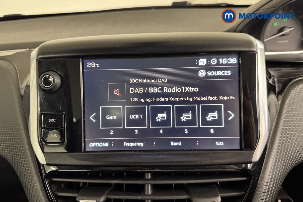 Peugeot 2008 Allure Premium Manual Petrol SUV - Stock Number (1545953) - 2nd supplementary image
