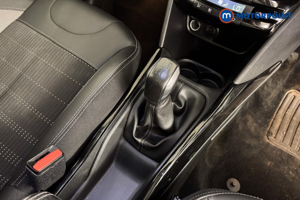 Peugeot 2008 Allure Premium Manual Petrol SUV - Stock Number (1545953) - 9th supplementary image