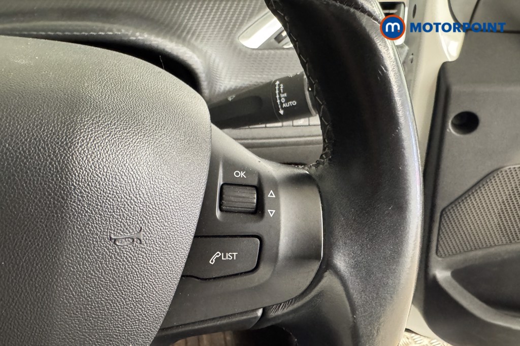 Peugeot 2008 Allure Premium Manual Petrol SUV - Stock Number (1545953) - 13th supplementary image