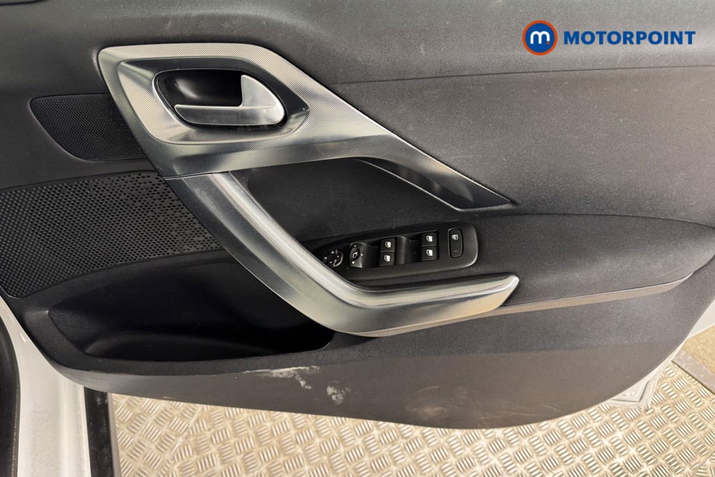 Peugeot 2008 Allure Premium Manual Petrol SUV - Stock Number (1545953) - 14th supplementary image
