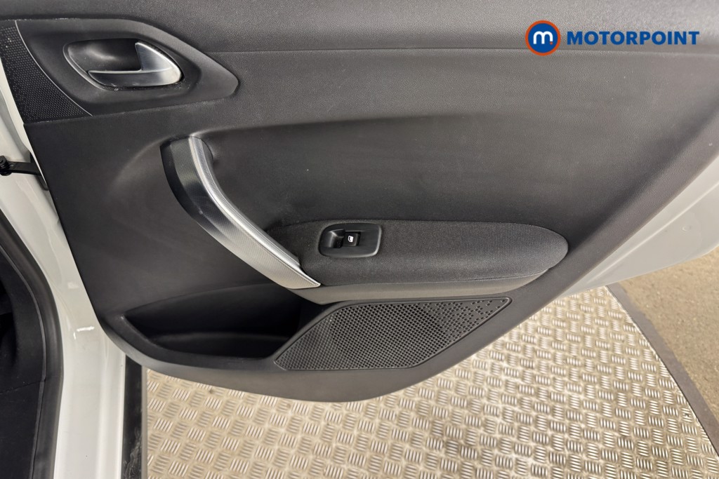 Peugeot 2008 Allure Premium Manual Petrol SUV - Stock Number (1545953) - 15th supplementary image