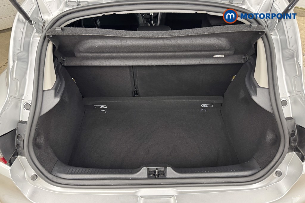Renault Clio Iconic Manual Petrol Hatchback - Stock Number (1546122) - 3rd supplementary image