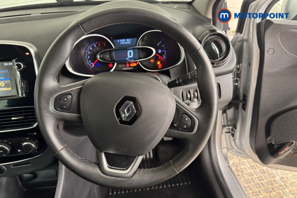 Renault Clio Iconic Manual Petrol Hatchback - Stock Number (1546122) - 6th supplementary image