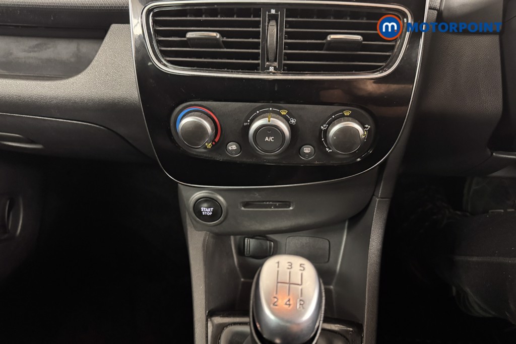 Renault Clio Iconic Manual Petrol Hatchback - Stock Number (1546122) - 11th supplementary image