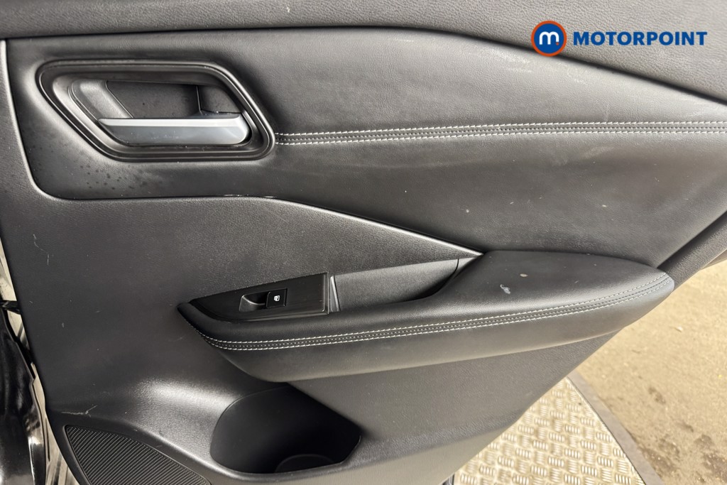 Nissan Qashqai N-Connecta Automatic Petrol SUV - Stock Number (1546295) - 16th supplementary image