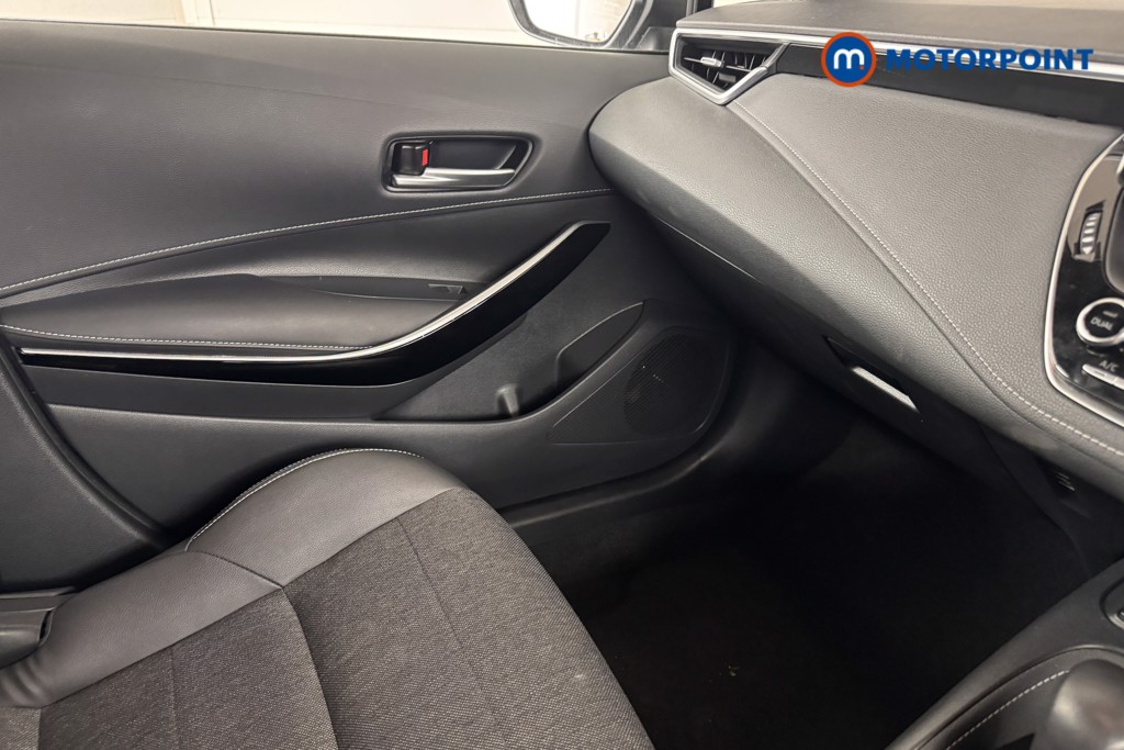 Toyota Corolla Design Automatic Petrol-Electric Hybrid Hatchback - Stock Number (1546522) - 12th supplementary image