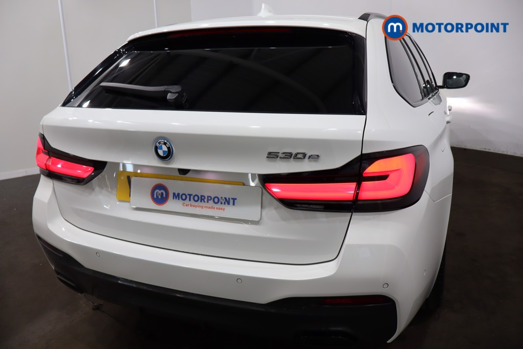 BMW 5 Series M Sport Automatic Petrol Plug-In Hybrid Estate - Stock Number (1546925) - 27th supplementary image