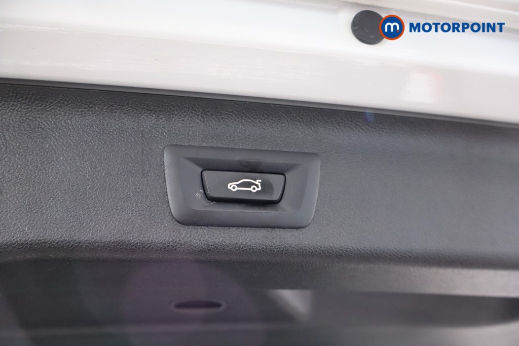 BMW 5 Series M Sport Automatic Petrol Plug-In Hybrid Estate - Stock Number (1546925) - 30th supplementary image