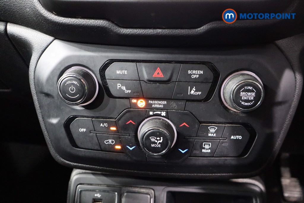 Jeep Renegade Night Eagle Ii Manual Petrol SUV - Stock Number (1519666) - 16th supplementary image