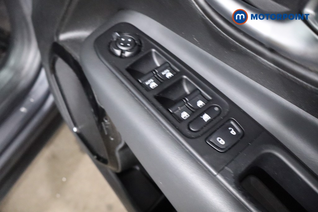 Jeep Renegade Night Eagle Ii Manual Petrol SUV - Stock Number (1519666) - 23rd supplementary image