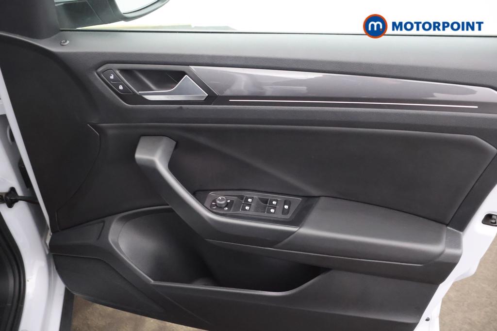 Volkswagen T-Roc R-Line Manual Petrol SUV - Stock Number (1529505) - 9th supplementary image