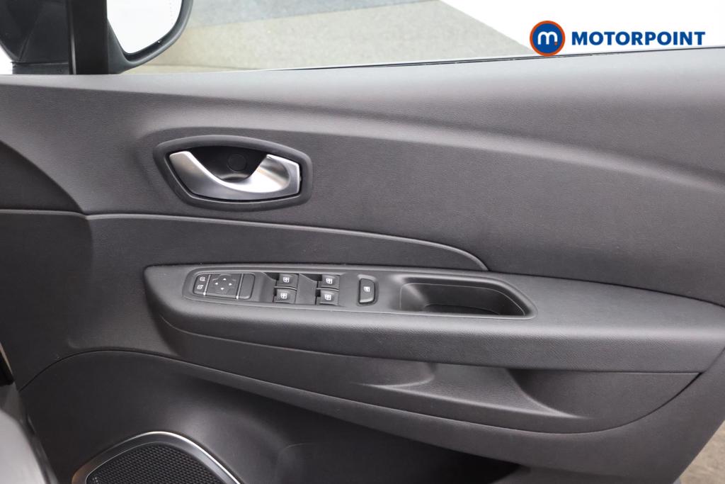 Renault Captur Iconic Manual Diesel SUV - Stock Number (1533293) - 9th supplementary image