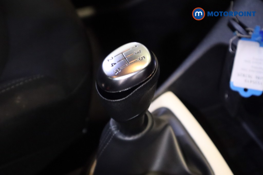 Renault Captur Play Manual Petrol SUV - Stock Number (1535419) - 5th supplementary image