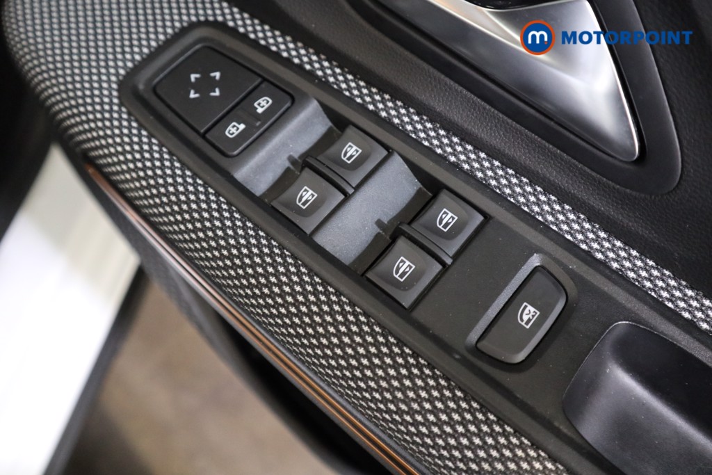 Dacia Sandero Stepway Prestige Manual Petrol Hatchback - Stock Number (1536922) - 9th supplementary image