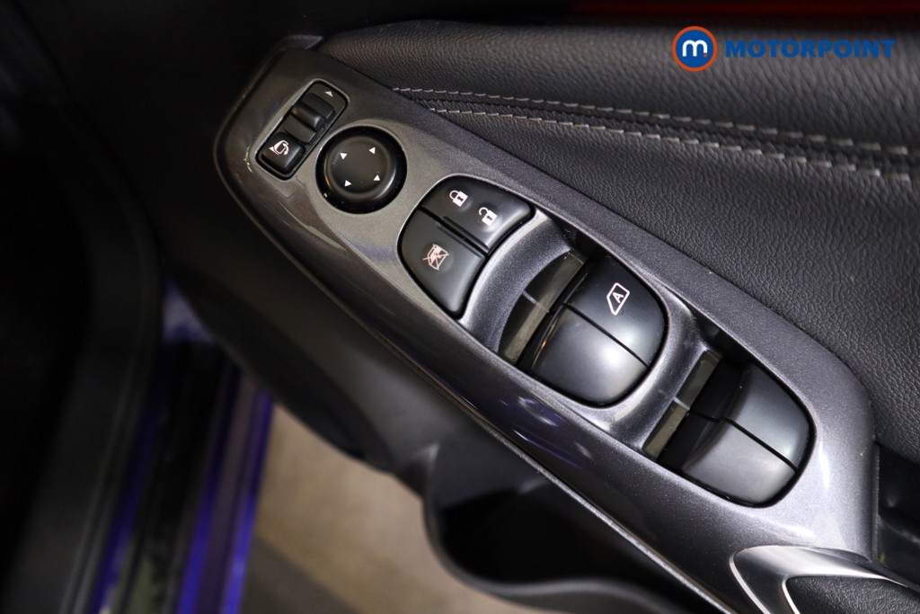Nissan Juke Tekna Automatic Petrol SUV - Stock Number (1538828) - 9th supplementary image