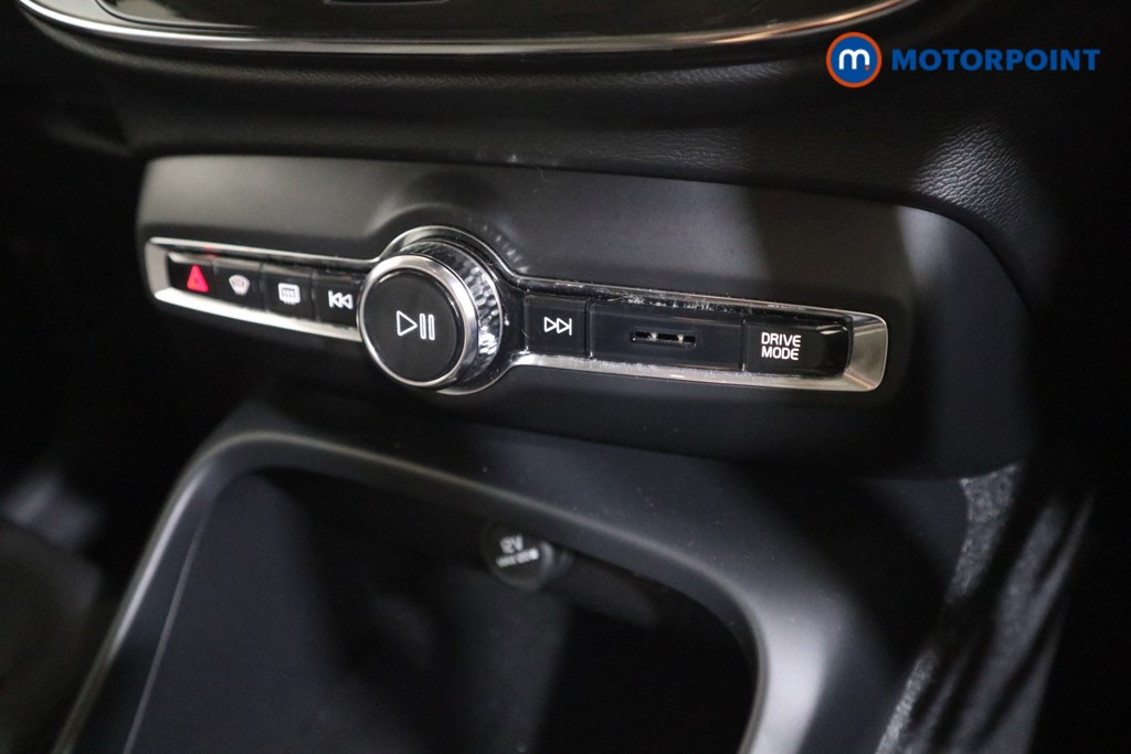 Volvo Xc40 Momentum Manual Petrol SUV - Stock Number (1539141) - 7th supplementary image