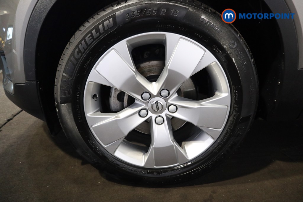 Volvo Xc40 Momentum Manual Petrol SUV - Stock Number (1539141) - 16th supplementary image