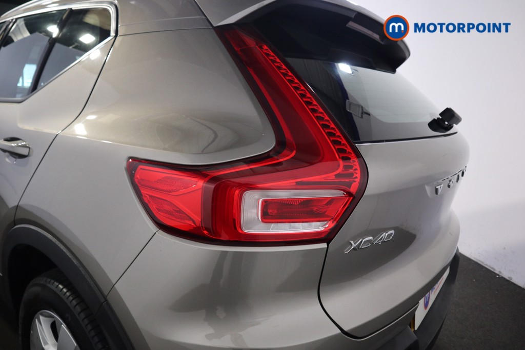 Volvo Xc40 Momentum Manual Petrol SUV - Stock Number (1539141) - 19th supplementary image