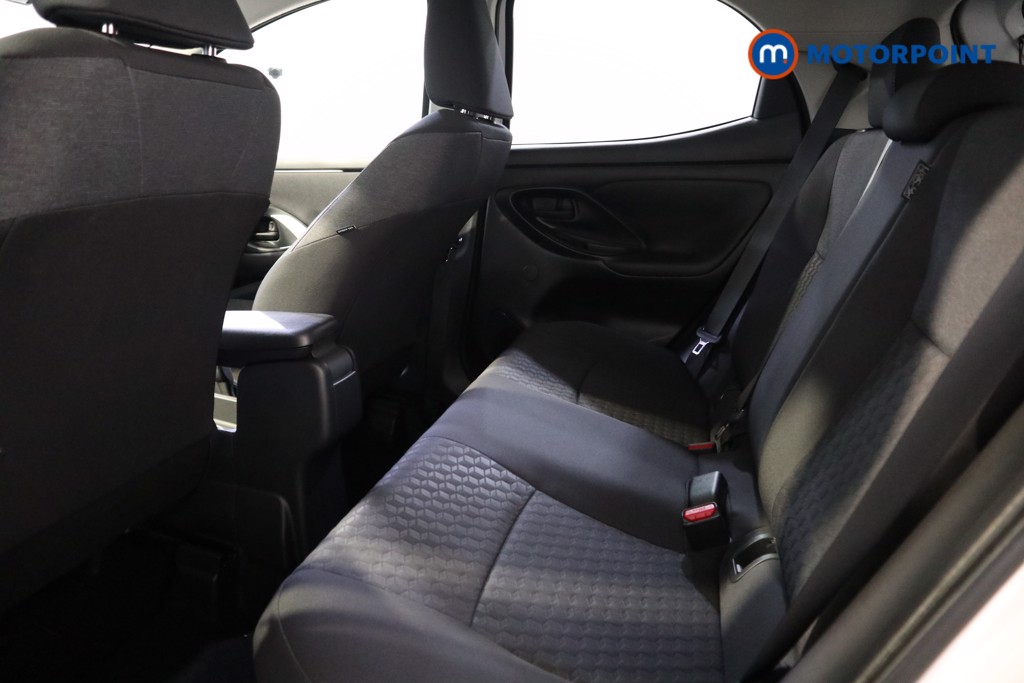 Toyota Yaris Design Automatic Petrol-Electric Hybrid Hatchback - Stock Number (1541910) - 11th supplementary image
