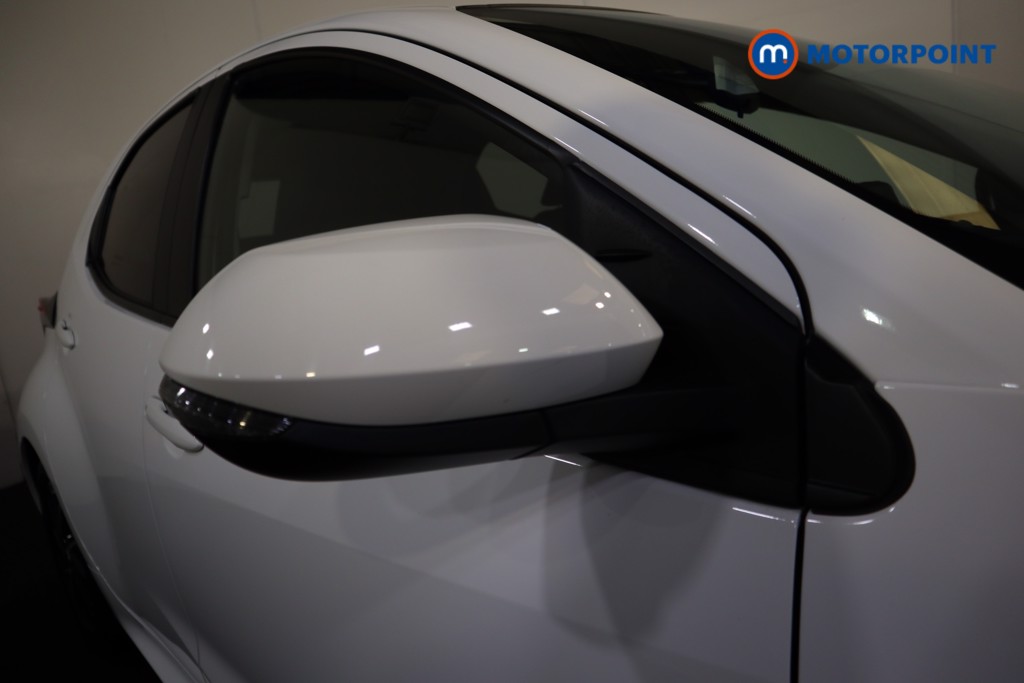 Toyota Yaris Design Automatic Petrol-Electric Hybrid Hatchback - Stock Number (1541910) - 20th supplementary image
