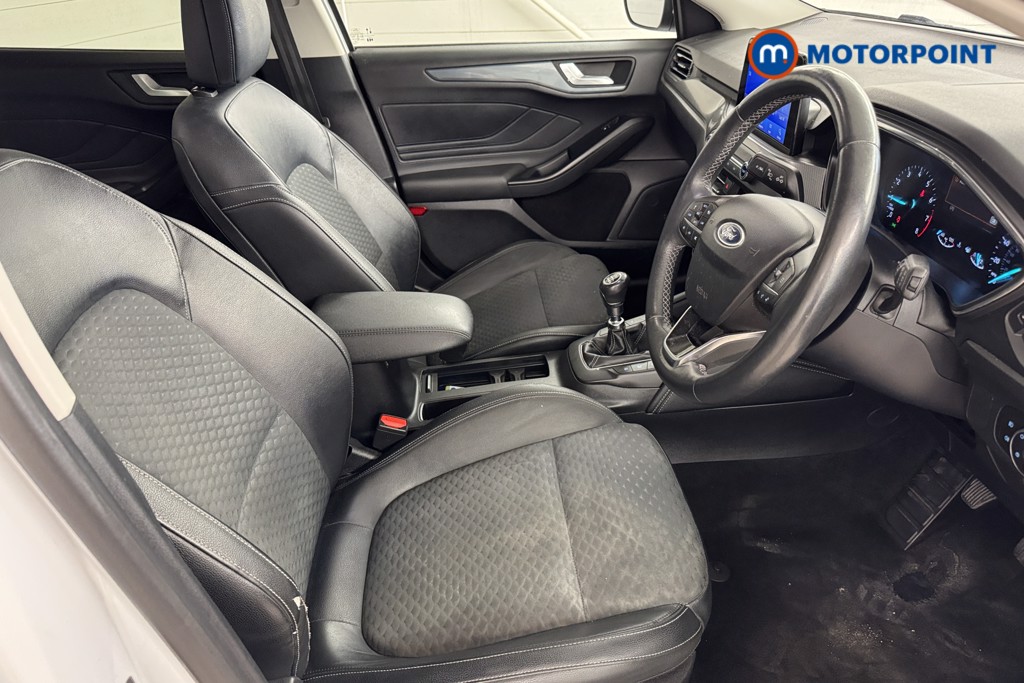 Ford Focus Titanium X Manual Petrol Hatchback - Stock Number (1542597) - 5th supplementary image