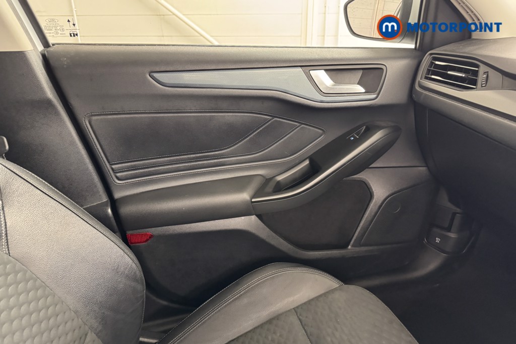 Ford Focus Titanium X Manual Petrol Hatchback - Stock Number (1542597) - 11th supplementary image