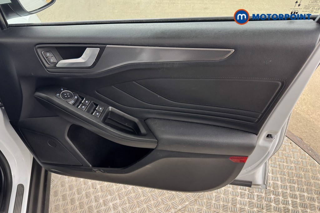 Ford Focus Titanium X Manual Petrol Hatchback - Stock Number (1542597) - 14th supplementary image
