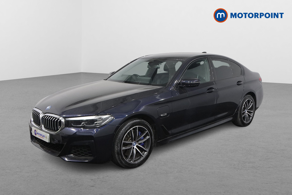 BMW 5 Series M Sport Automatic Petrol Plug-In Hybrid Saloon - Stock Number (1543725) - Passenger side front corner