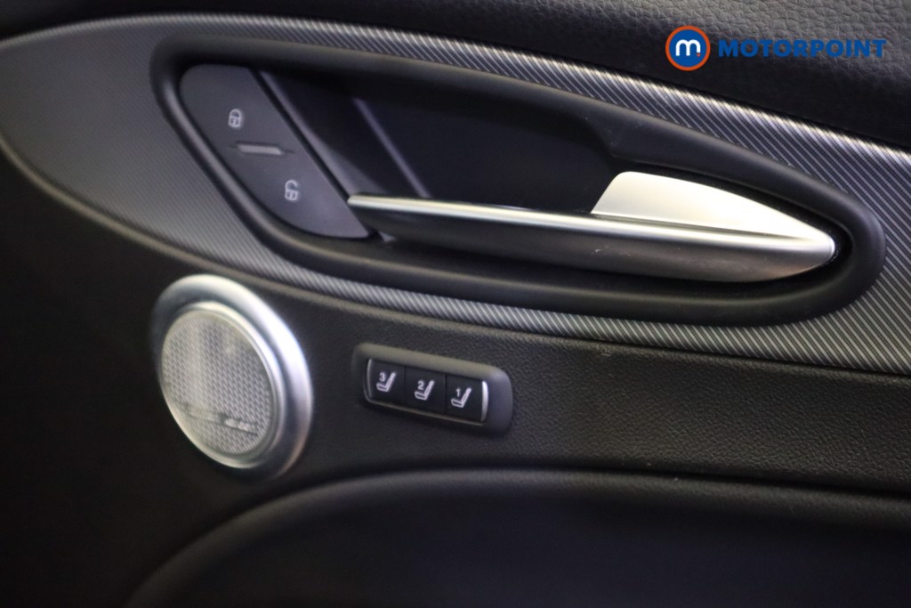 Alfa Romeo Stelvio Veloce Automatic Petrol SUV - Stock Number (1545319) - 14th supplementary image
