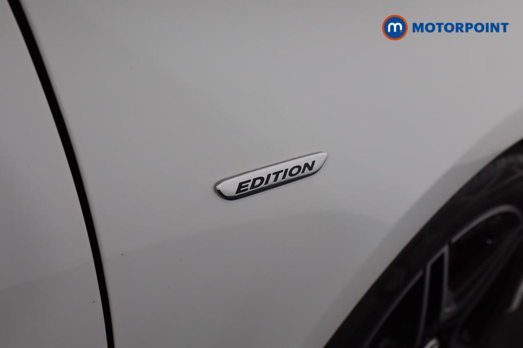 Mercedes-Benz A Class Amg Line Executive Edition Automatic Petrol Hatchback - Stock Number (1545959) - 17th supplementary image