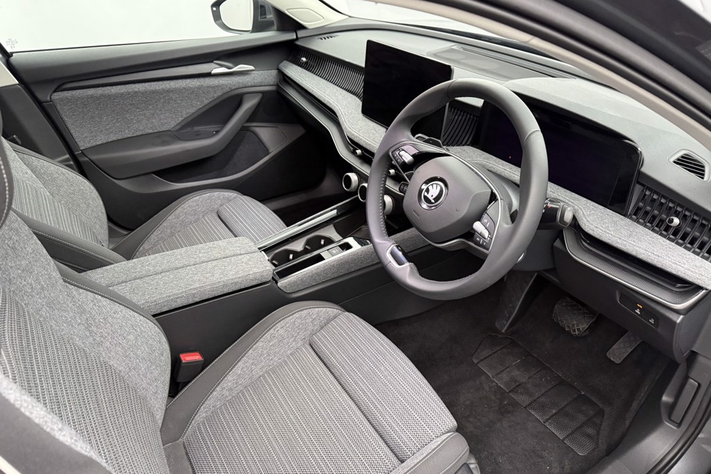 Skoda Superb Se Technology Automatic Petrol Estate - Stock Number (1546867) - 1st supplementary image