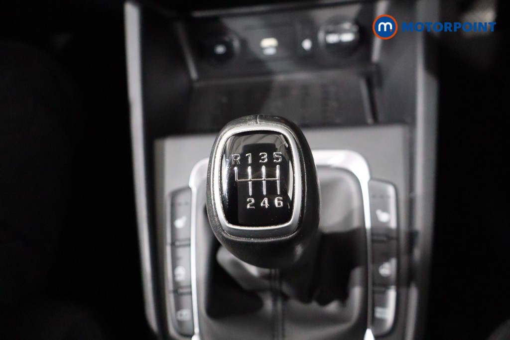 Hyundai Kona Premium Manual Petrol-Electric Hybrid SUV - Stock Number (1546916) - 15th supplementary image
