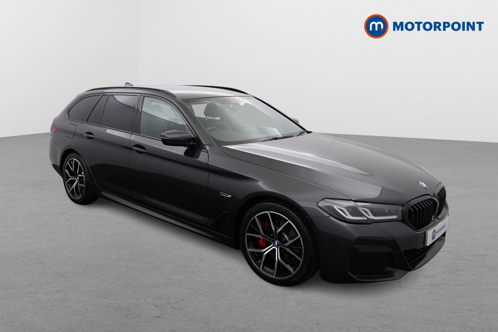 BMW 5 Series M Sport Automatic Petrol Plug-In Hybrid Estate - Stock Number (1546974) - Drivers side front corner