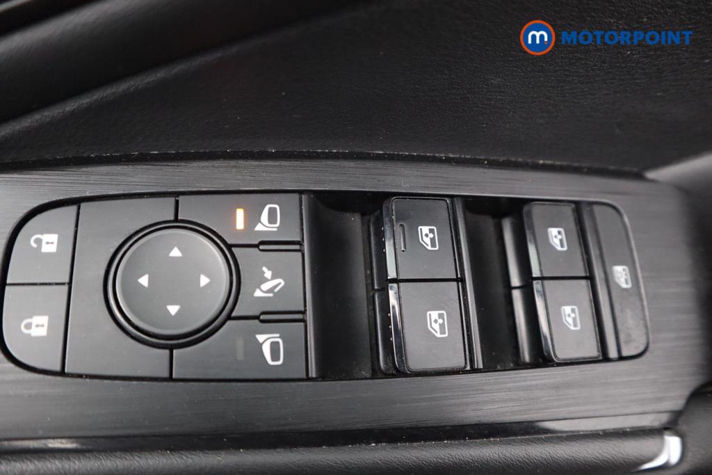 Nissan Qashqai N-Connecta Manual Petrol SUV - Stock Number (1547093) - 19th supplementary image
