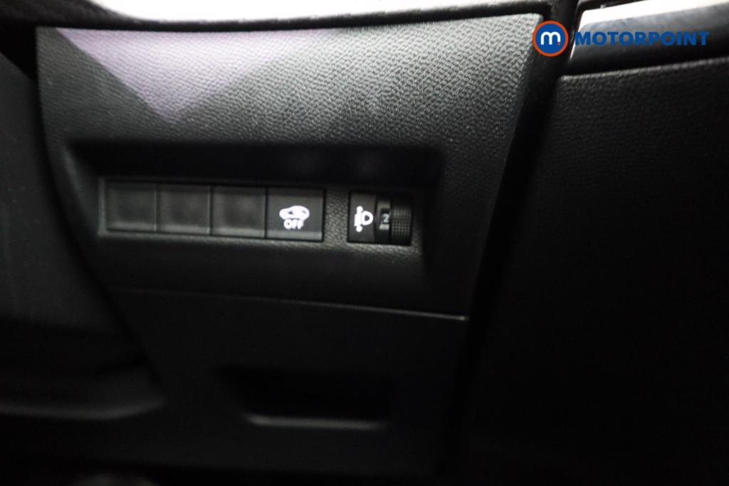 Peugeot 2008 Allure Manual Petrol SUV - Stock Number (1547100) - 16th supplementary image