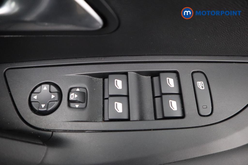 Peugeot 2008 Allure Manual Petrol SUV - Stock Number (1547100) - 18th supplementary image