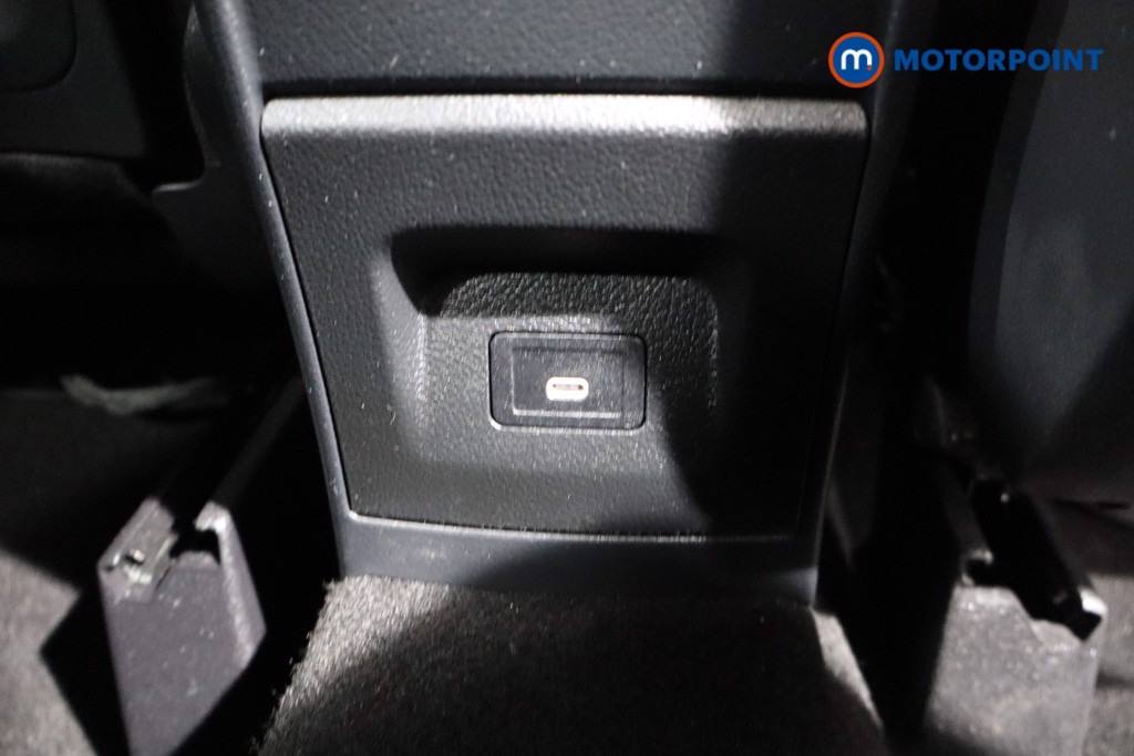 Mercedes-Benz B Class Amg Line Automatic Petrol Hatchback - Stock Number (1548650) - 13th supplementary image