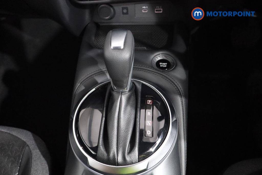 Nissan Juke N-Connecta Automatic Petrol-Electric Hybrid SUV - Stock Number (1548751) - 3rd supplementary image